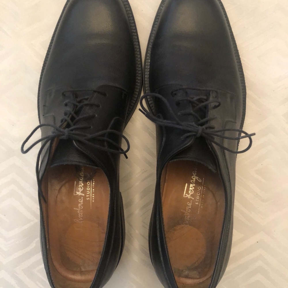 Salvatore Ferragamo Black Leather Derby Lace-Up Shoes